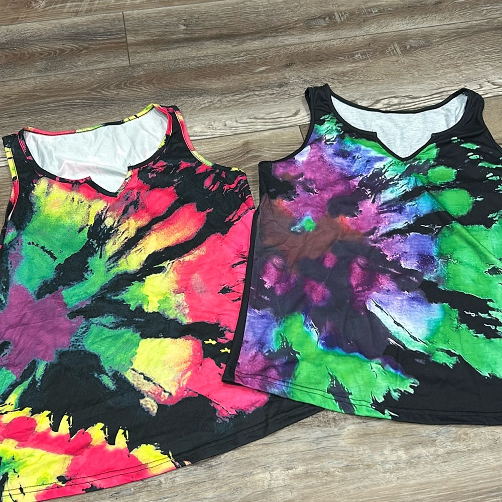NWOT! Women’s Tie Dye Tank Lot x 2 Size L